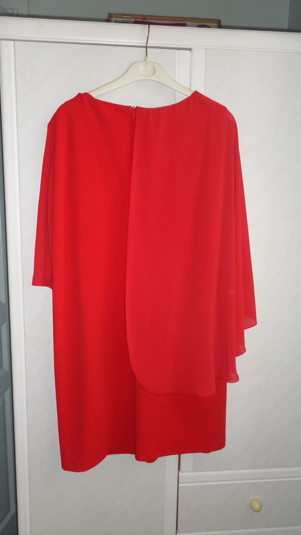 robe de soir&eacute;e courte cr&ecirc;pe Vêtements
