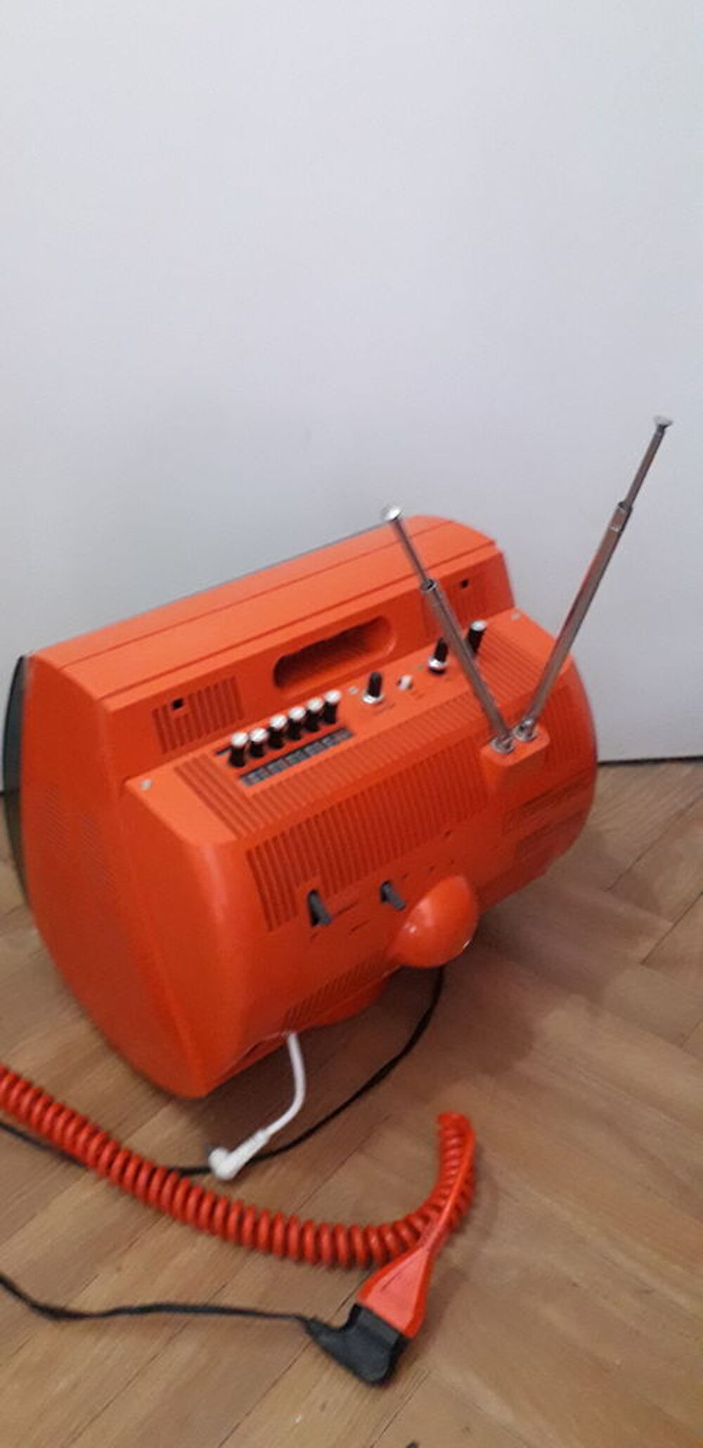 T&eacute;l&eacute;viseur orange PRINCE pur vintage Photos/Video/TV