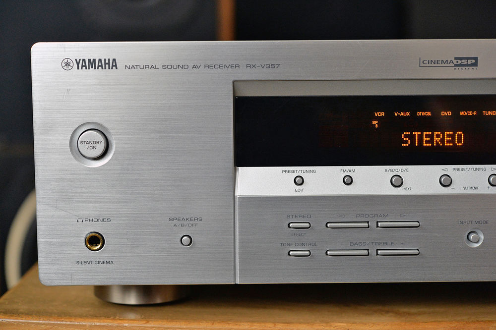 Ampli-tuner audio-vid&eacute;o Yamaha RX-V357 Audio et hifi
