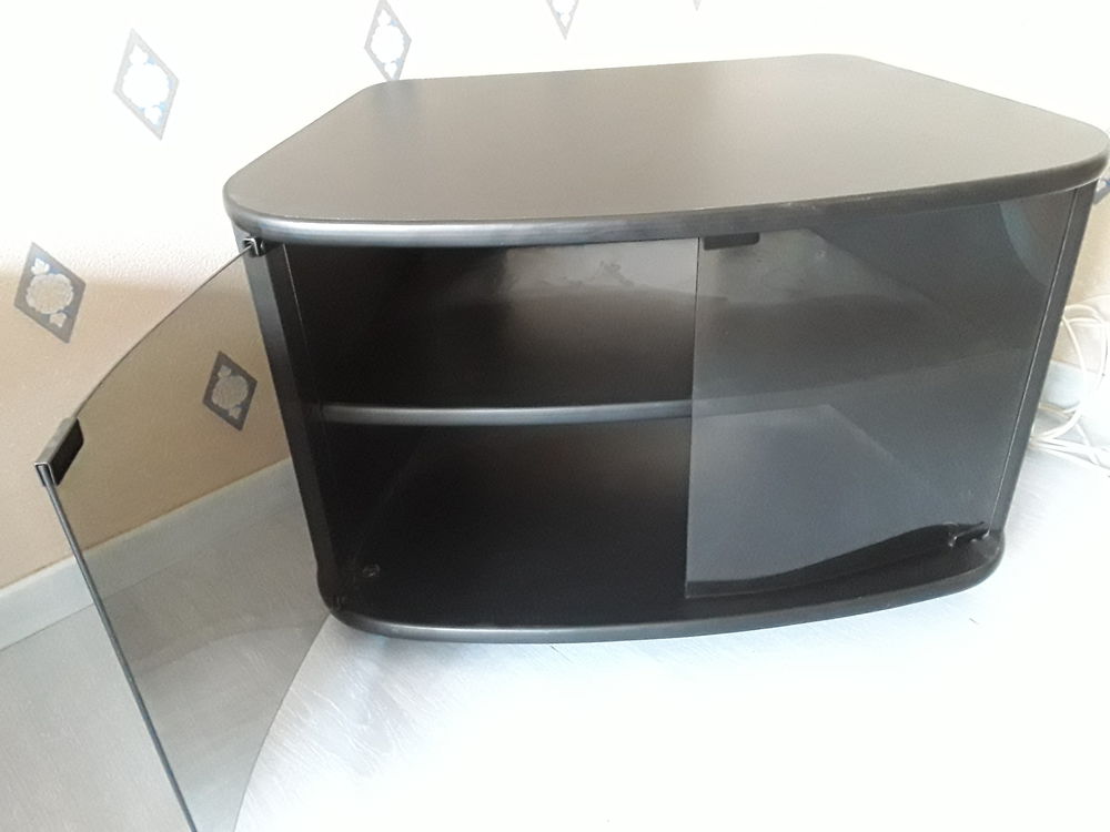 Meuble t&eacute;l&eacute; Meubles