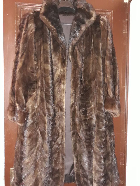 Trs beau manteau de vison fourrures Genebrier Pre et Fils 500 Bordeaux (33)