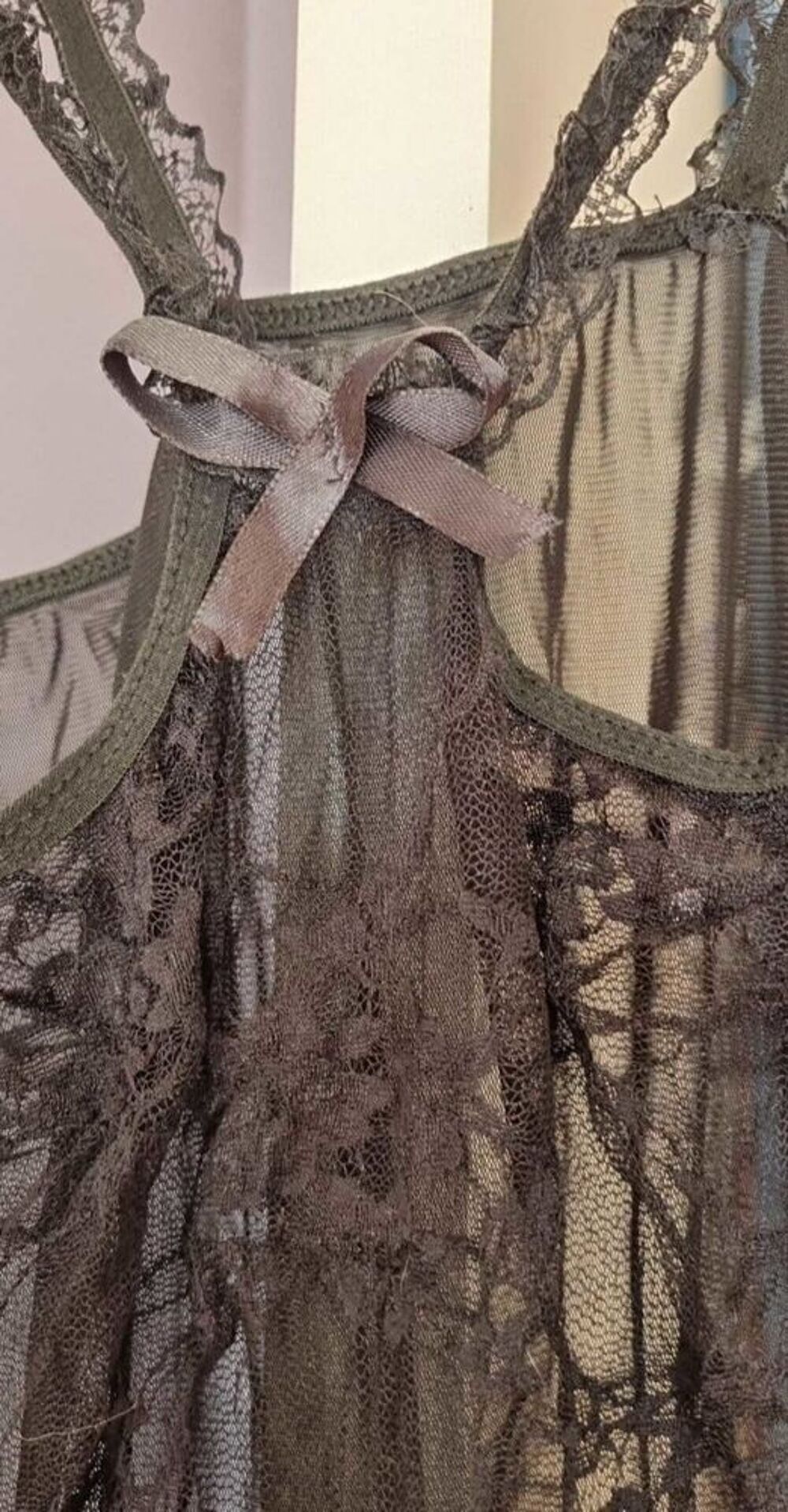 Tr&egrave;s joli body noir dentelle Vêtements