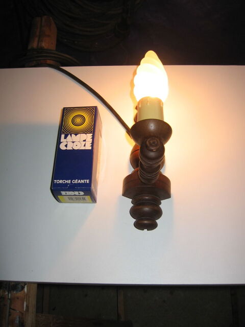 Petite Applique Electrique ( 134 b ) 0 Plouvorn (29)