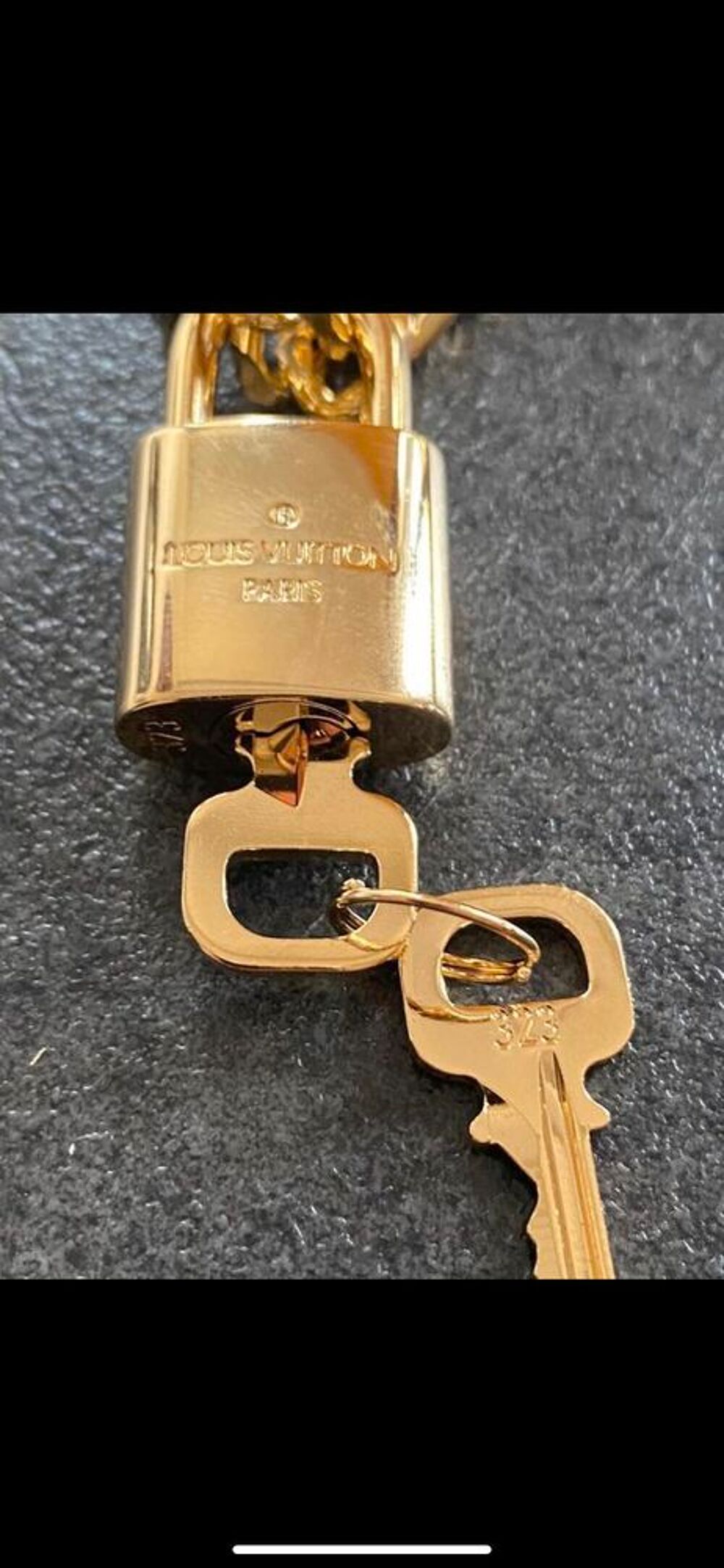 collier pendentif Bijoux et montres