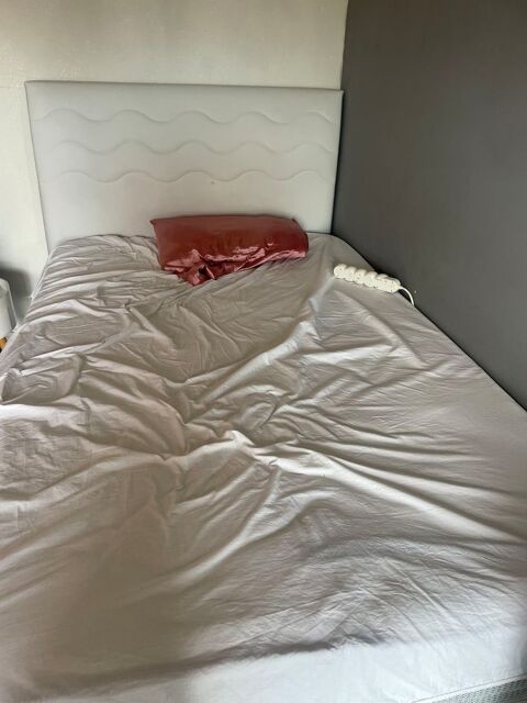 lit blanc avec coffre 350 Marseille 13 (13)