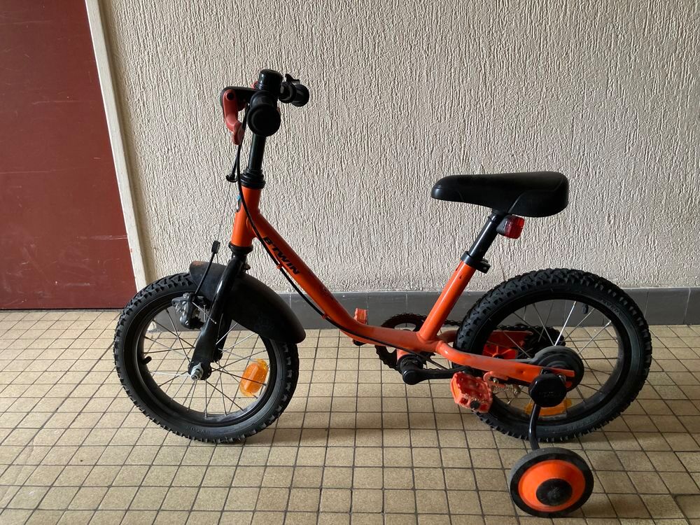 V&eacute;lo enfant en tr&egrave;s bon &eacute;tat Vélos