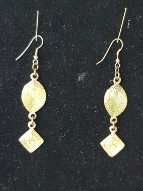 Boucles d oreilles pendantes doubles vertes nacr sur une fa 2 Viriat (01)