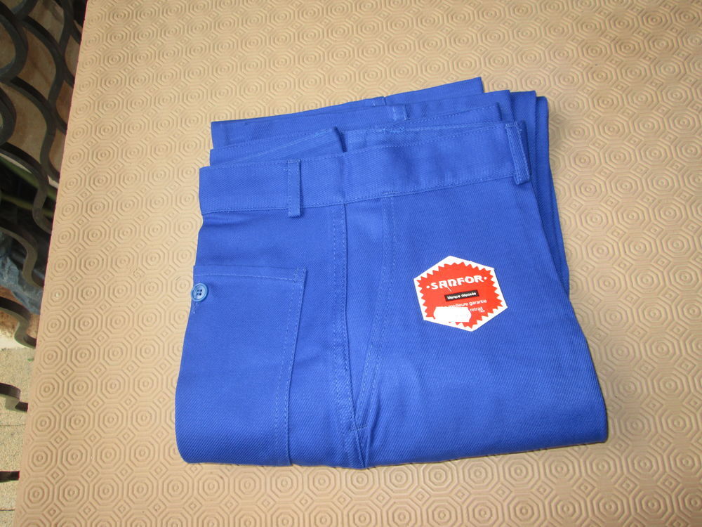 VETEMENTS DE TRAVAIL NEUFS COULEUR BLEU Vêtements