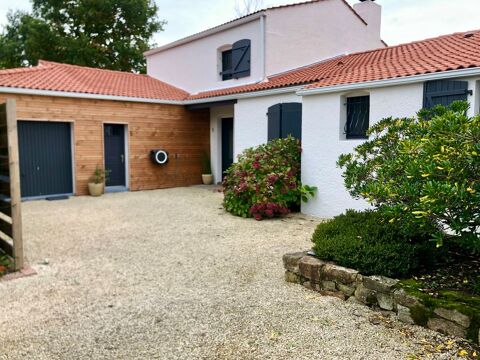   Maison atypique  Maison - 7 pi�ce(s) - 165 m�