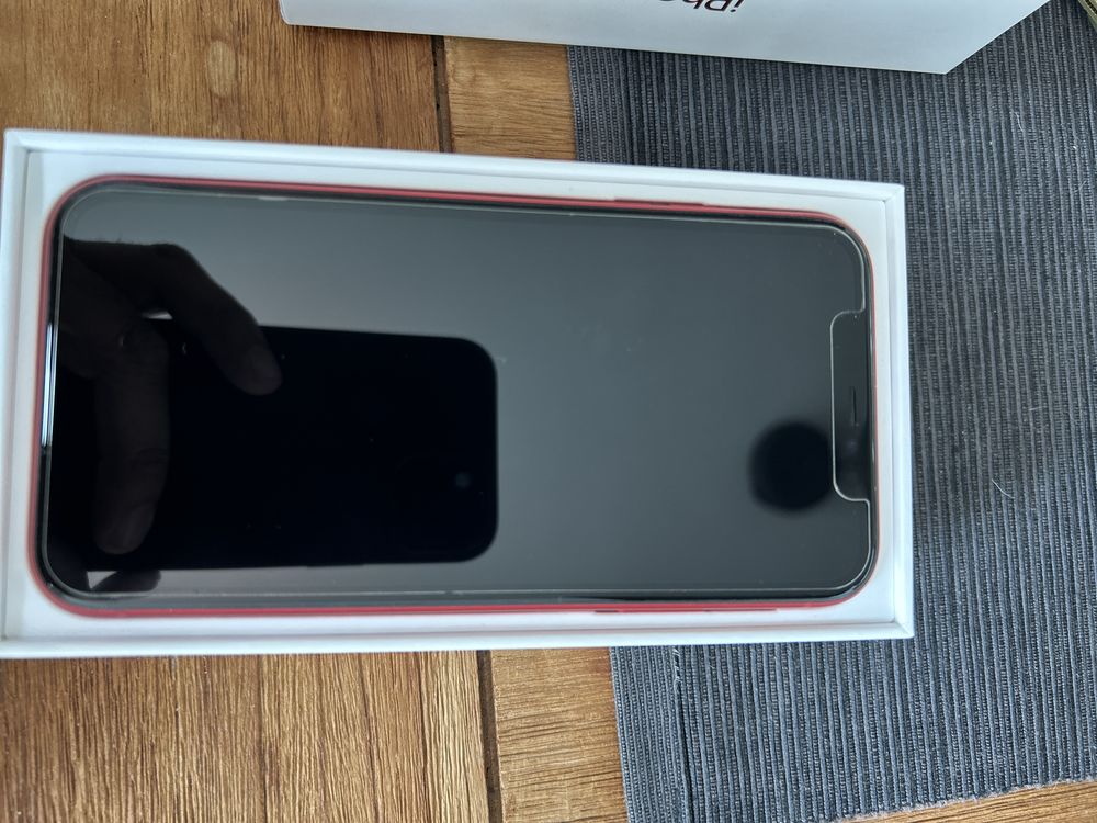 iPhone 11 red Tlphones et tablettes