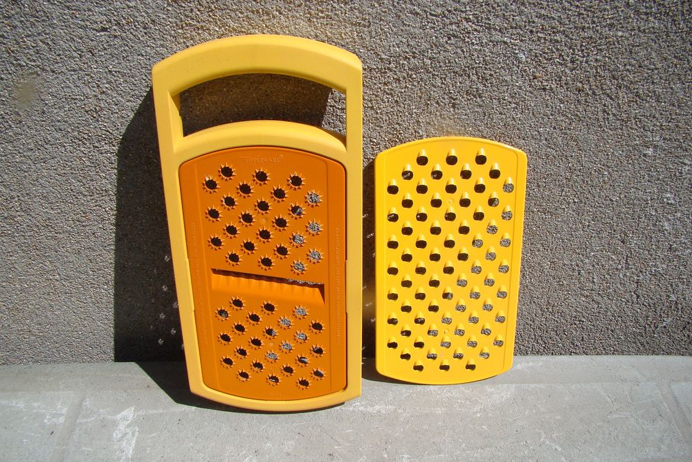 R&acirc;pes &agrave; fromage / l&eacute;gumes Tupperware vintage ann&eacute;es 1970
Cuisine