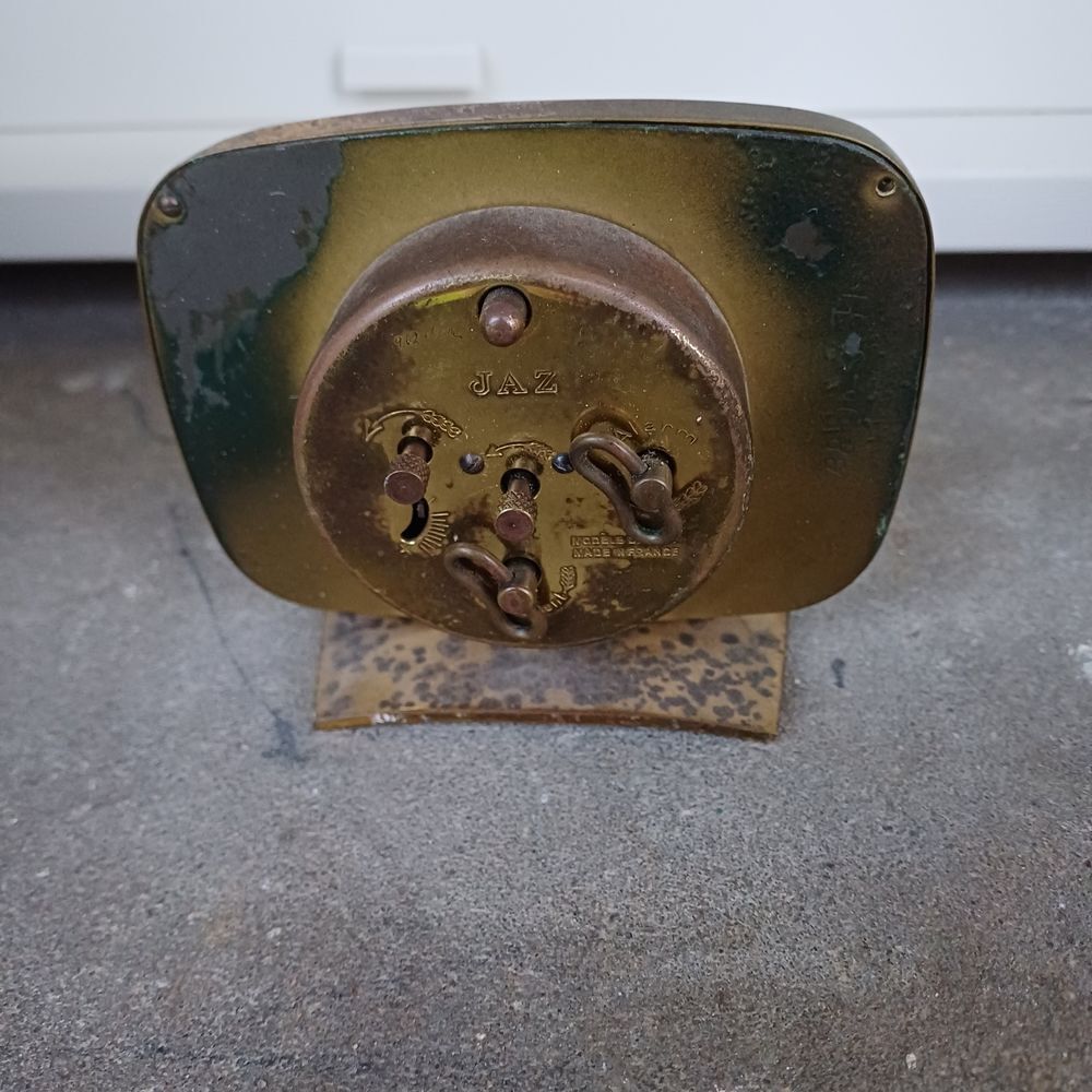 Ancien r&eacute;veil m&eacute;canique jaz 