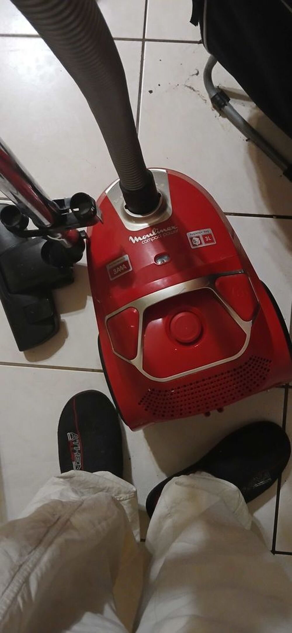 aspirateur traineau Moulinex rouge Electrom�nager