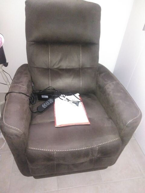 Fauteuil multi fonctions 450 Ville-en-Tardenois (51)