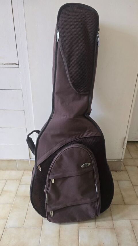 guitare folk 80 Saint-Claude (97)