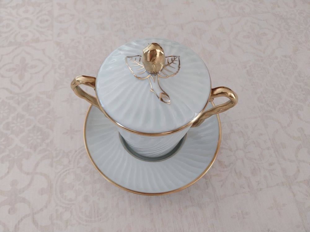 Service &agrave; caf&eacute; NAPOL&Eacute;ON en porcelaine de Limoges Giraud Décoration
