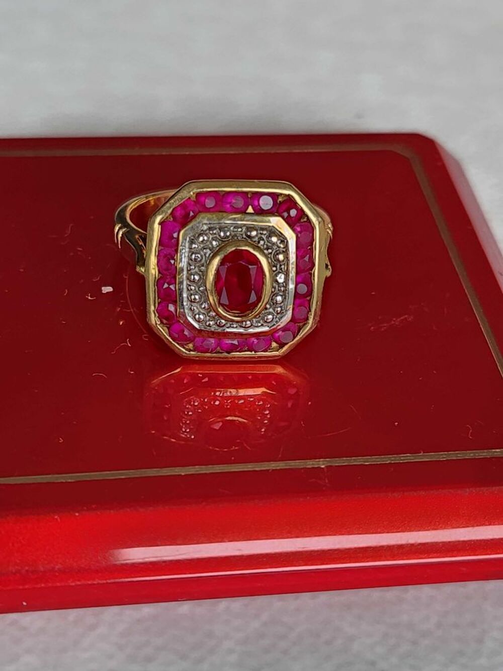 baque ruby Bijoux et montres