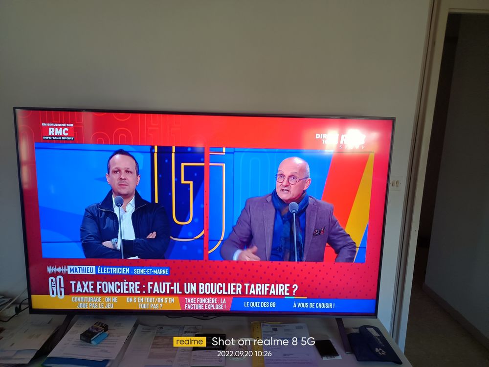 grand ecran 4K LED marque LG Photos/Video/TV