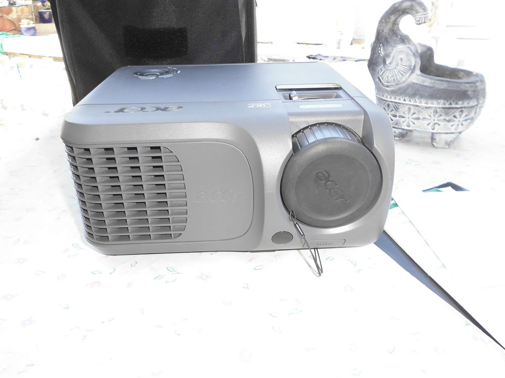 projecteur de la marque ACER Photos/Video/TV