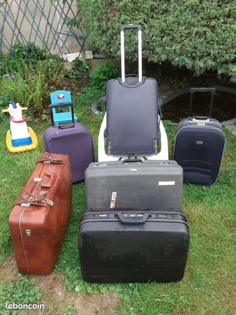 GRANDE VALISE-Valise A ROULETTES-VALISE RIGIDE-DELSEY-Valise 10 Montfermeil (93)