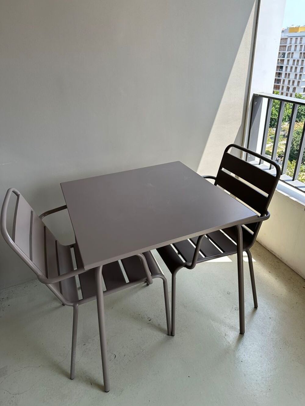 Table de jardin carr&eacute;e en m&eacute;tal Jardin