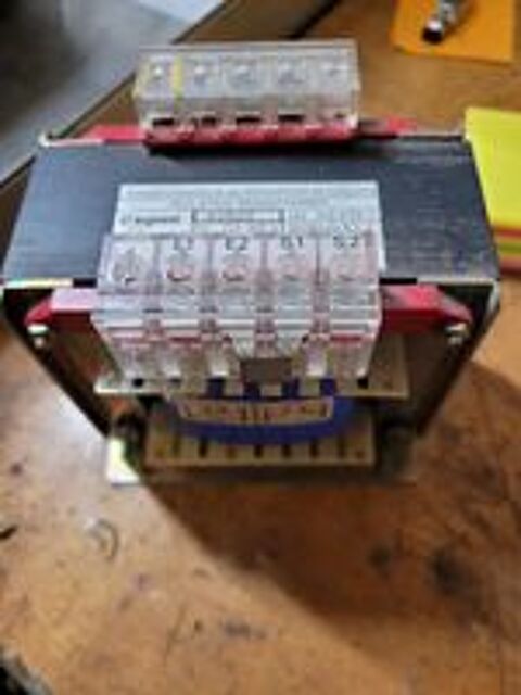   Transformateur de séparation des circuits LEGRAND 