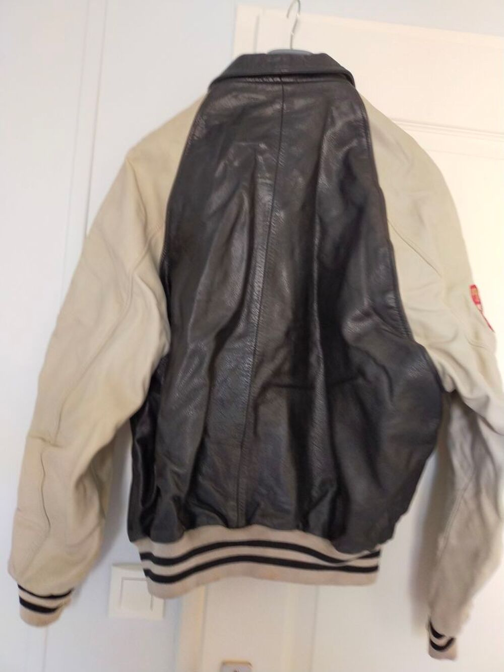 Prix 490 EUROS CUIR Vêtements