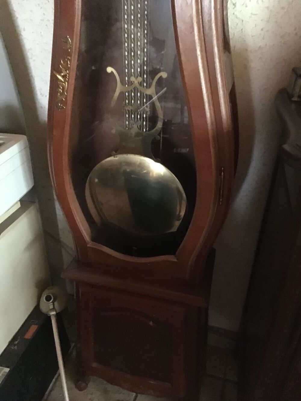 Tr&egrave;s belle horloge comtoise ch&ecirc;ne fonc&eacute; Meubles