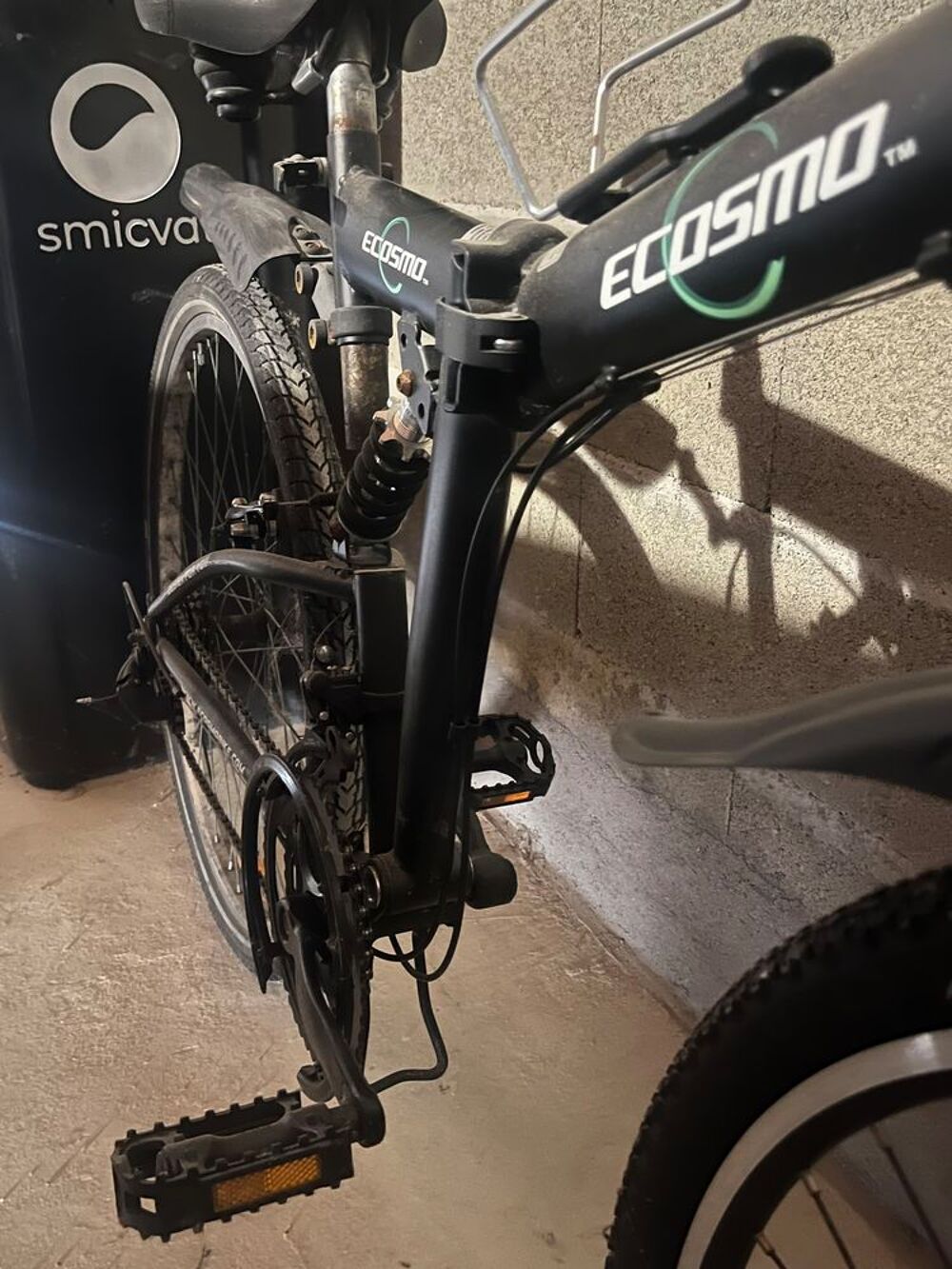 V&eacute;lo VTT noir pliant marque cosmos Vélos
