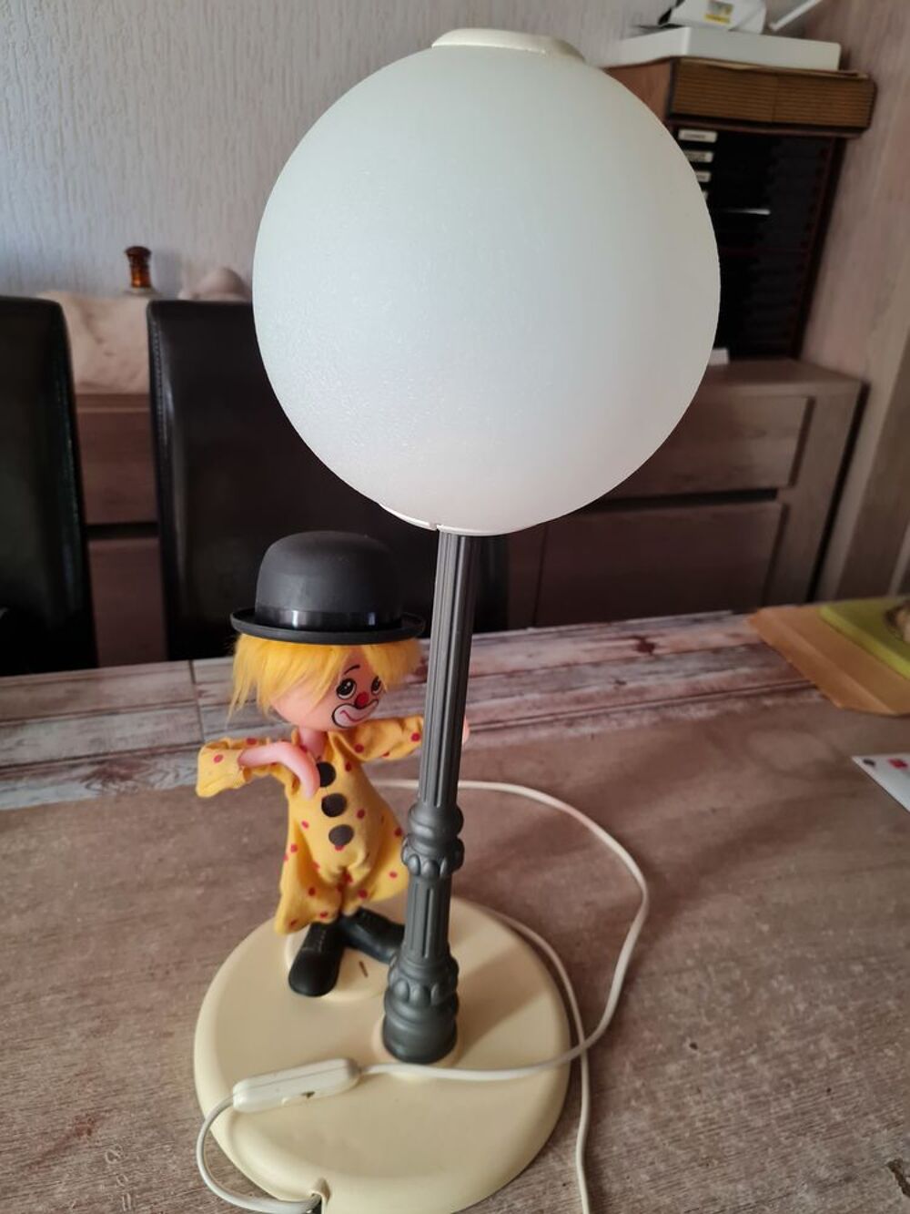 Lampe de chevet fa&ccedil;on lampadaire avec clown Mobilier enfants