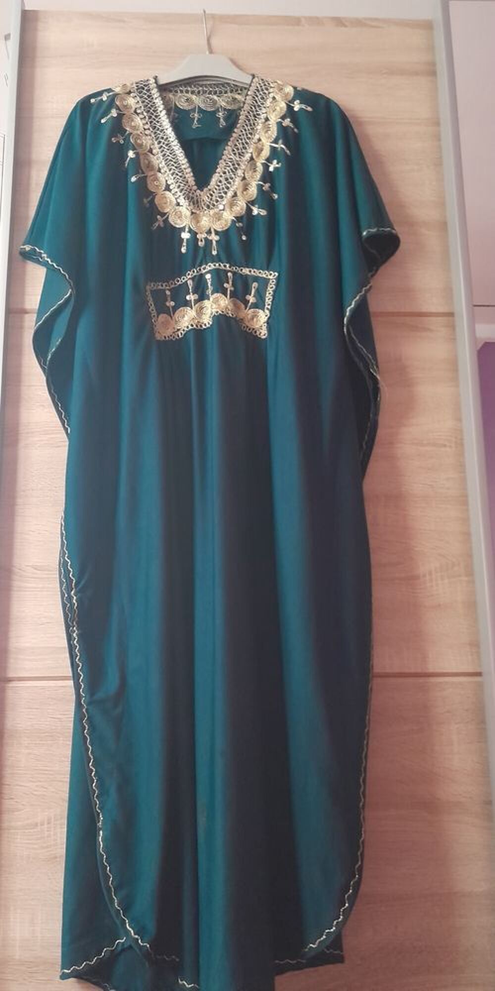 Robe orientale neuve Vtements