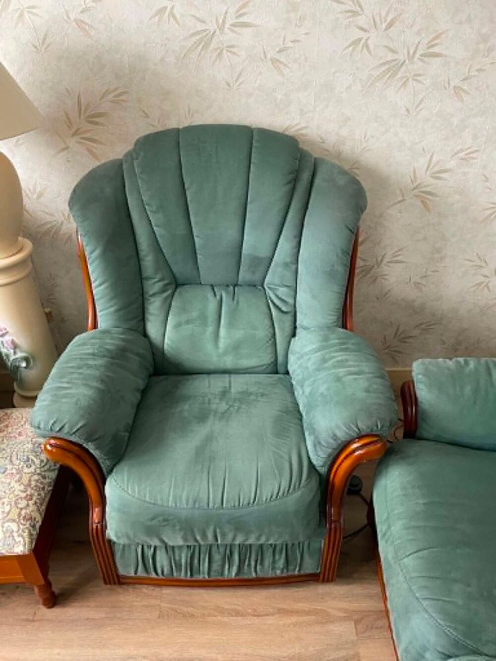 Ensemble canap&eacute; + 2 fauteuils dont un &eacute;lectrique couleur ver Meubles