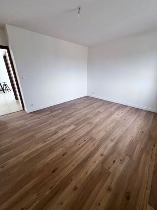  Appartement à louer 3 pièces 75 m²