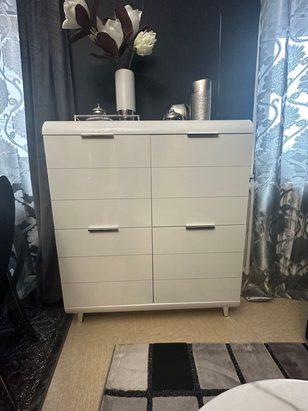 meuble 350 &agrave; n&eacute;gocier Meubles
