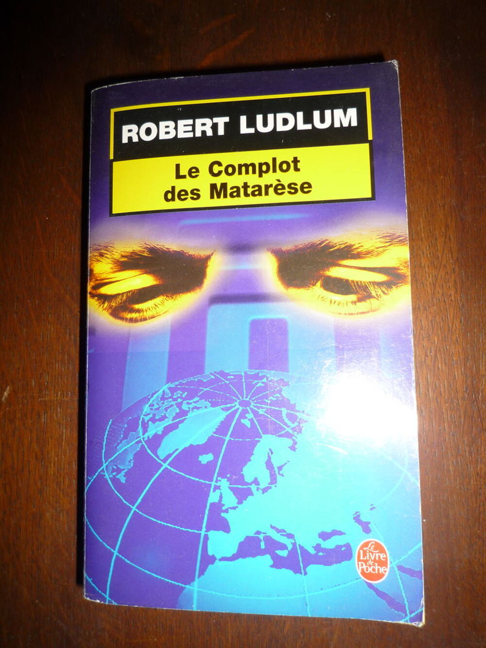 Livre de poche.
Livres et BD