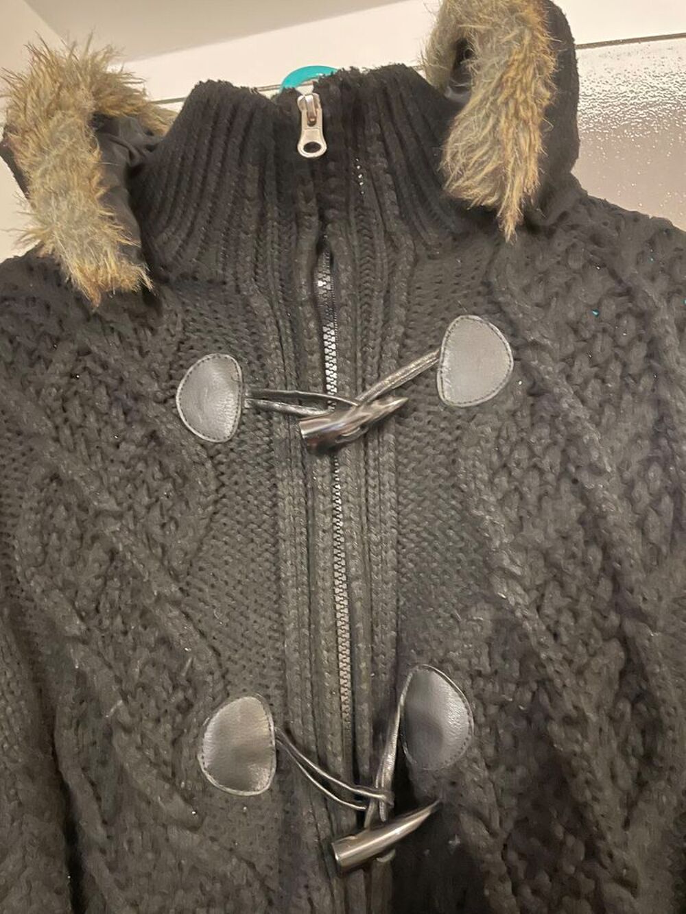 gilet type caban excellent &eacute;tat. capuche amovible. chaud et confortable. Vêtements