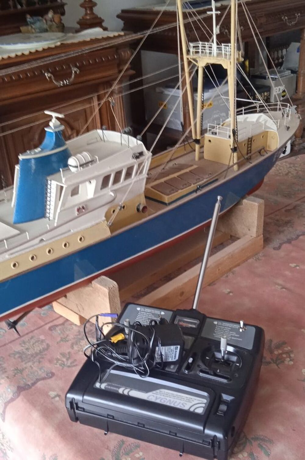 bateau radiocommand&eacute; 