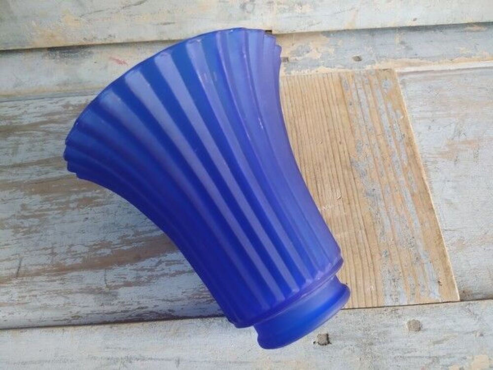 Ancienne Tulipe de Lampe Verre Bleue Cobalt Drap&eacute; Pliss&eacute; 
