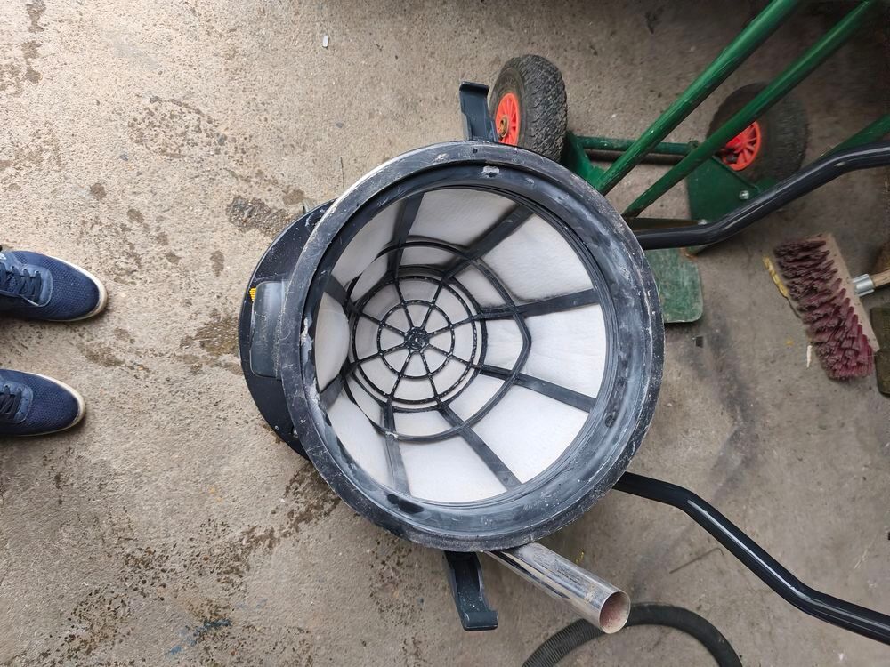 Aspirateur industriel inox sur roues Bricolage