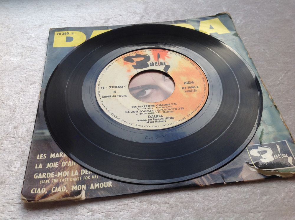 DALIDA DISQUE TR&Egrave;S BON &Eacute;TAT 4 TITRES Envoi possible
CD et vinyles