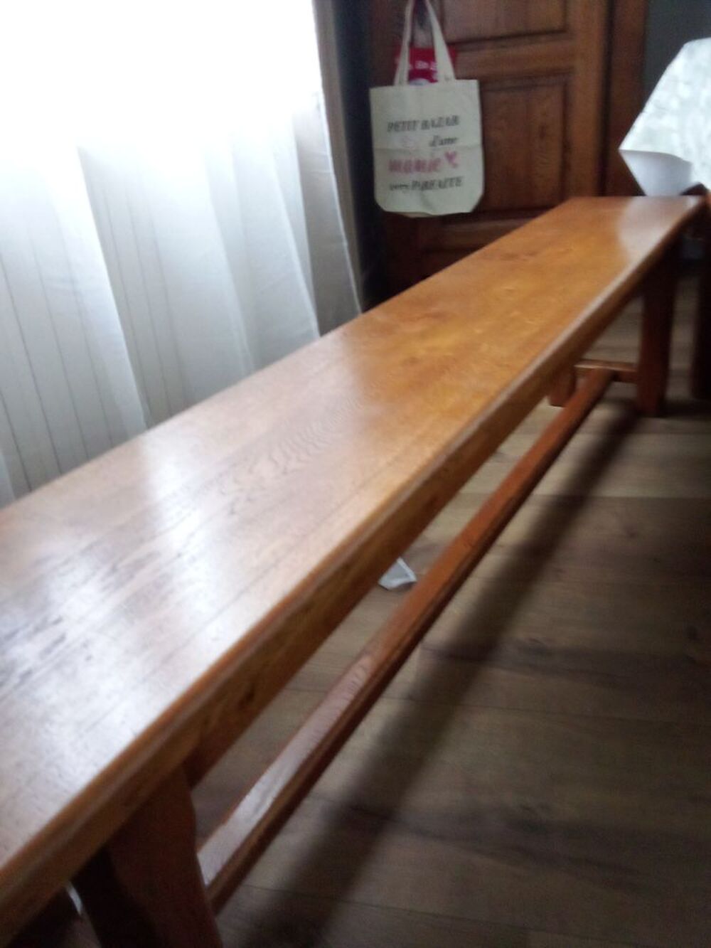 Table et chaises + banc Meubles