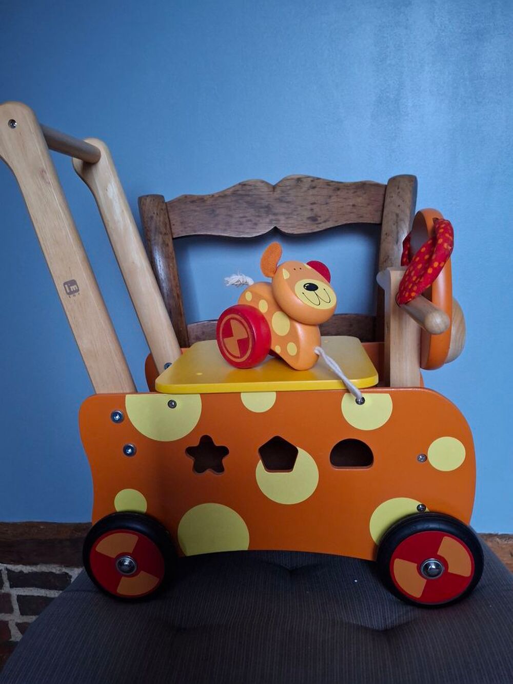 Trotteur marche b&eacute;b&eacute; en bois Jeux / jouets
