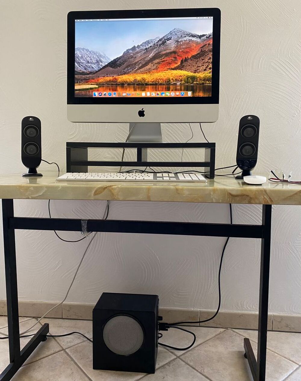 iMac 21,5 pouces Processeur 2,5 GHz Intel Core i5 Matériel informatique