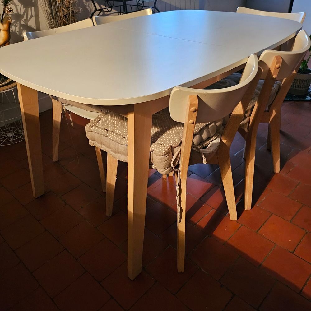 Salle &agrave; manger Meubles