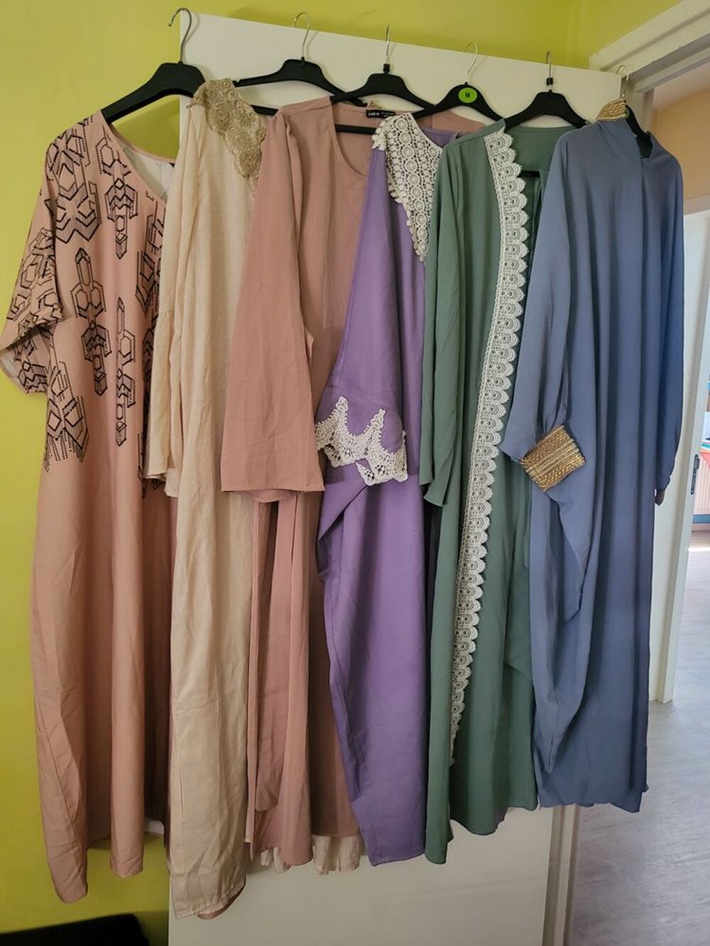 Tenues pour femme quasi neuve Vêtements