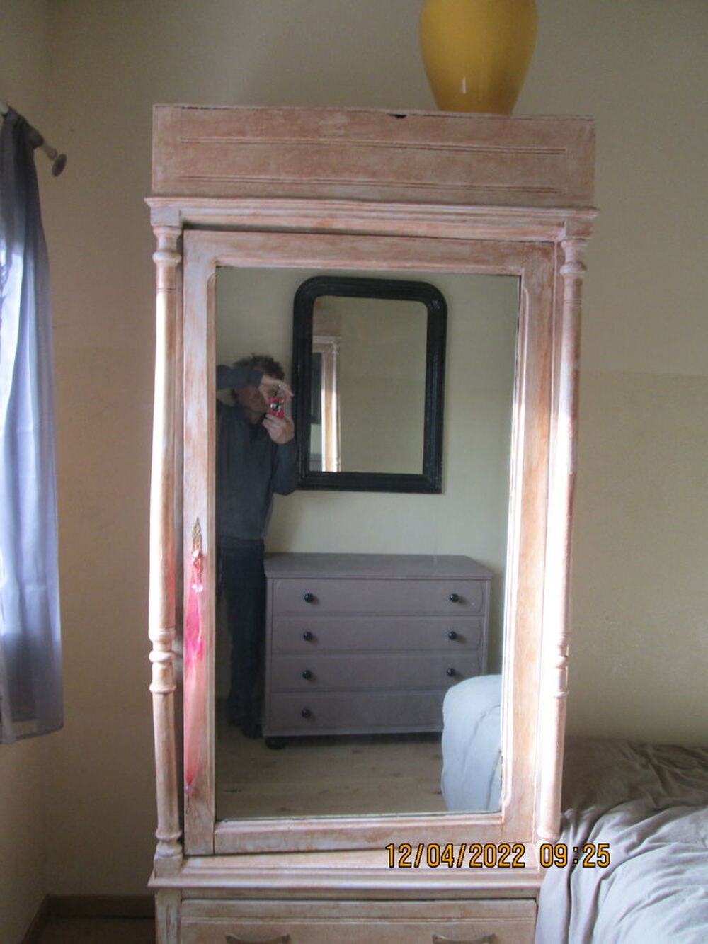 une armoire ancienne Meubles