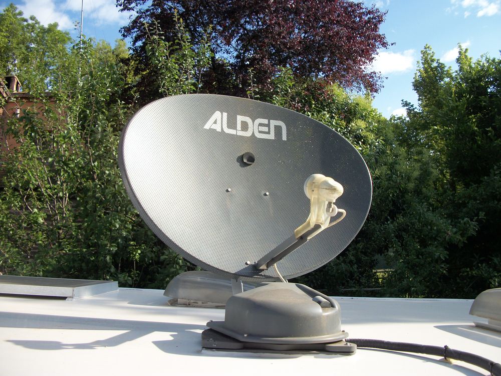 Ensemble T&eacute;l&eacute; Antenne pour camping car Photos/Video/TV