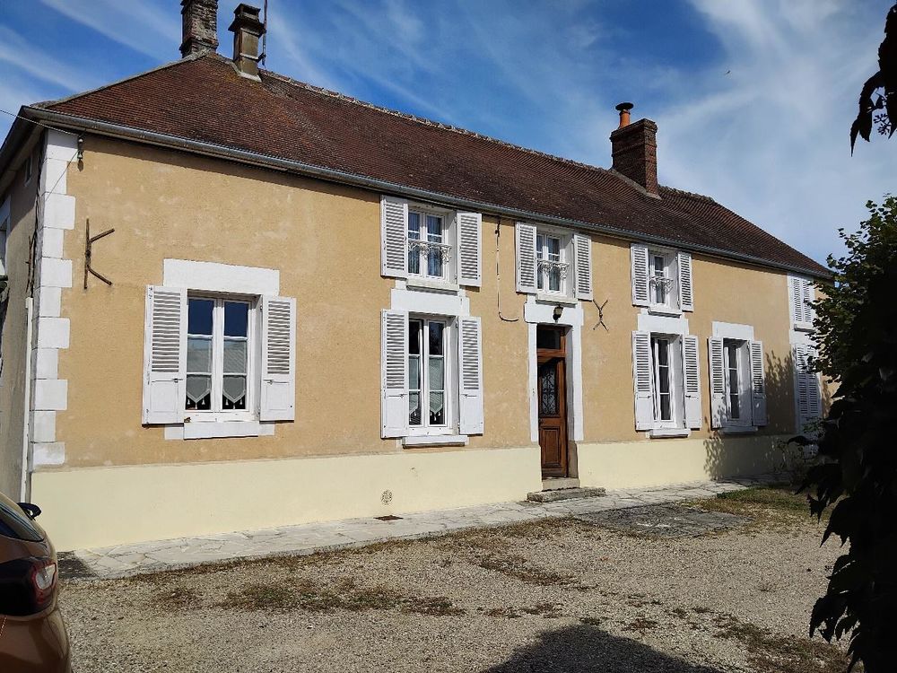 Vente Maison Propriété de caractère avec dépendances et grand jardin Villefargeau