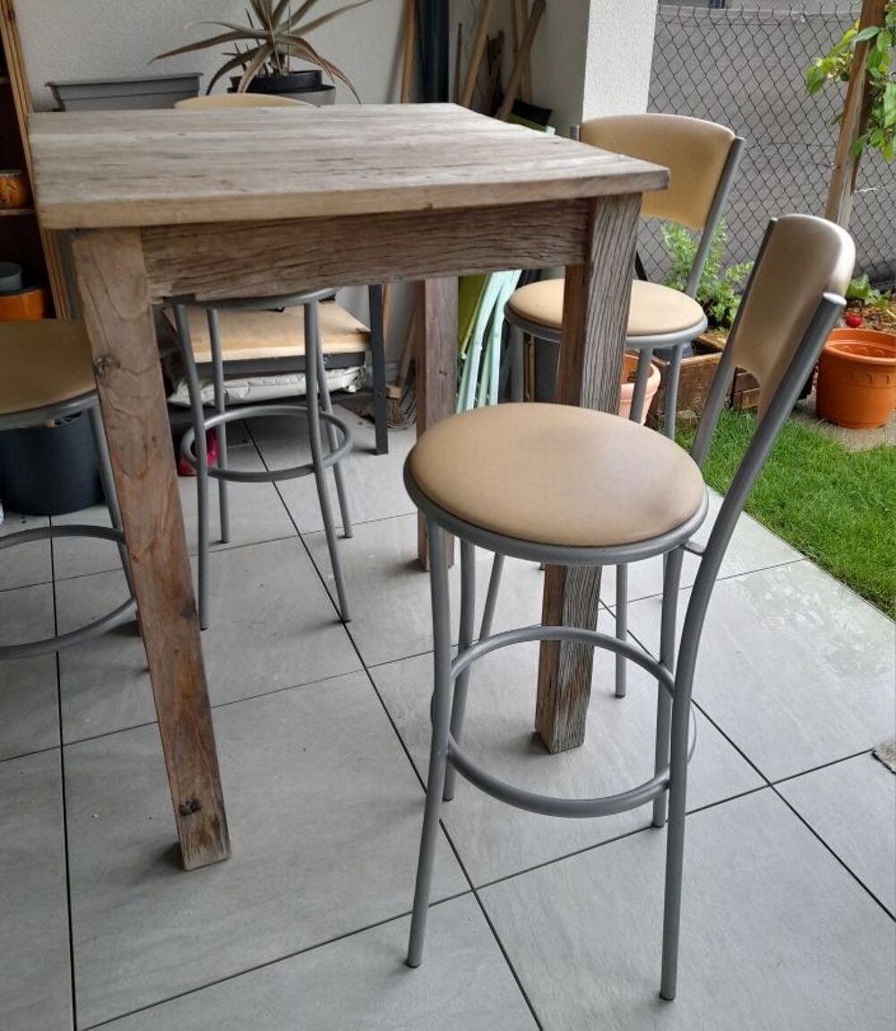 Ensemble table haute et tabourets style industriel Meubles