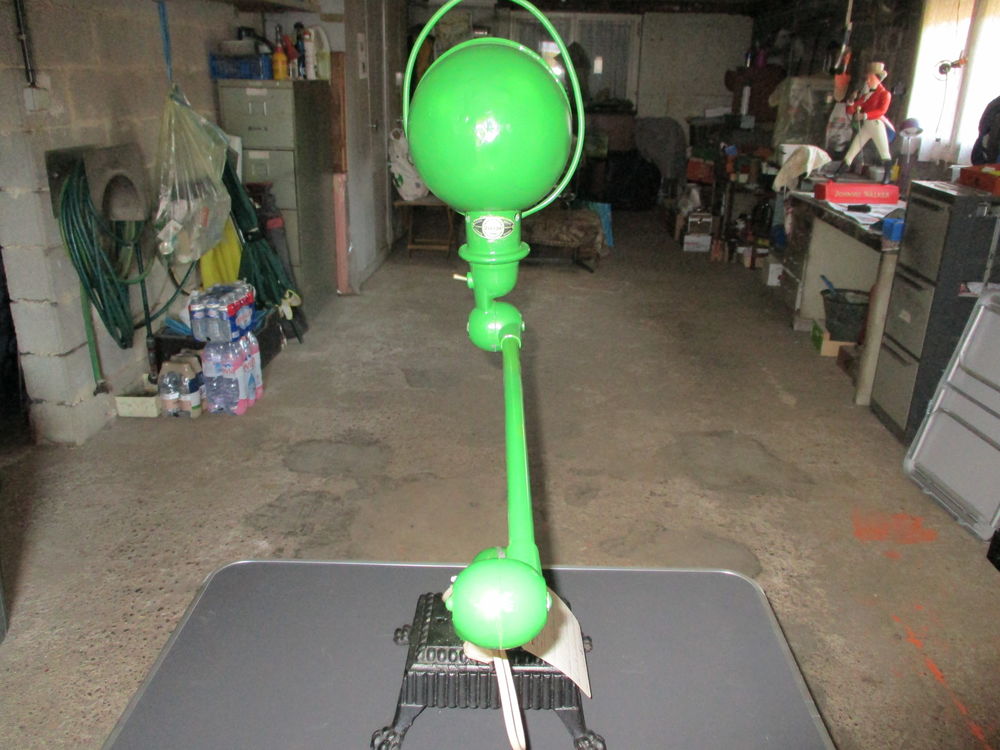 LAMPE JIELD&eacute; avec 2 bras elle fonctionne 
